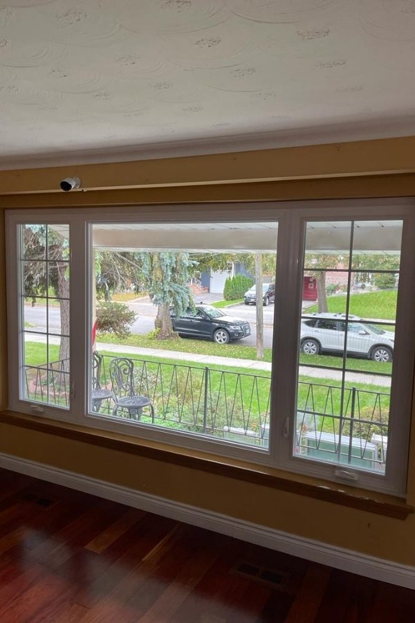 White Vinyl Windows Mississauga ☑️ NorthShield Window Projects