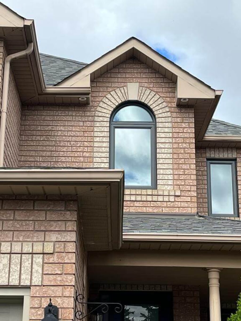 custom shapped window installation brampton