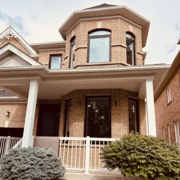 Brown Triple-Glass Window Replacement in Markham